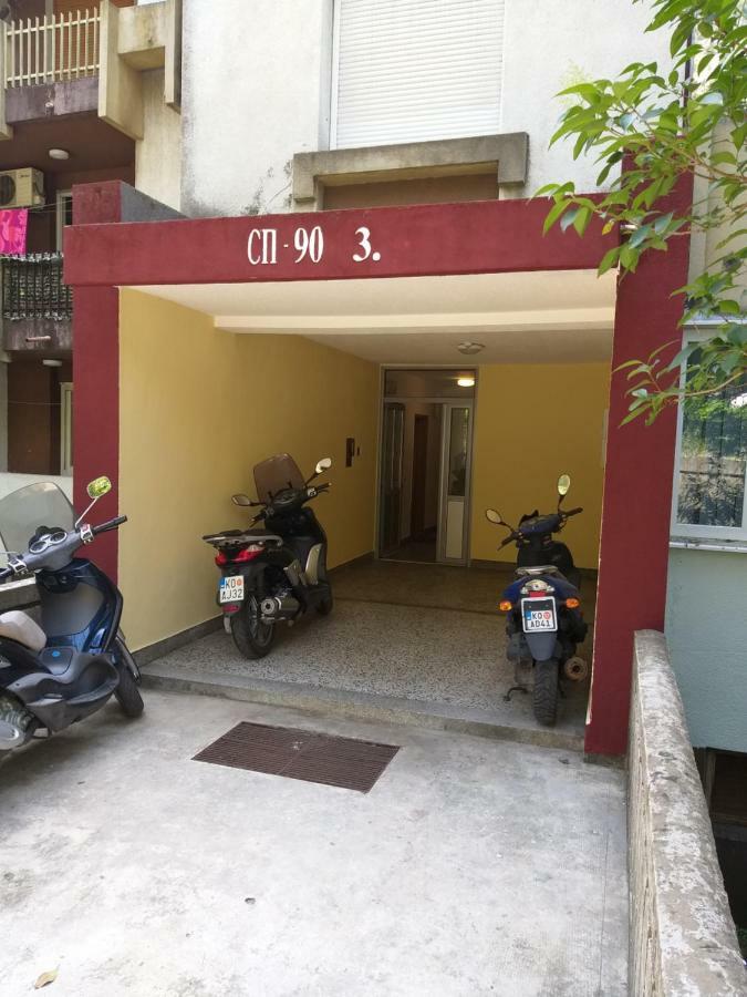 Apartment Nina Kotor Luaran gambar